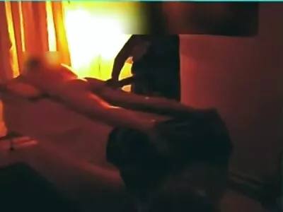 Baştan çıkarıcı Genç Masaj Ve Becerdin erotik türk seks video (İğrenç, Amanda)