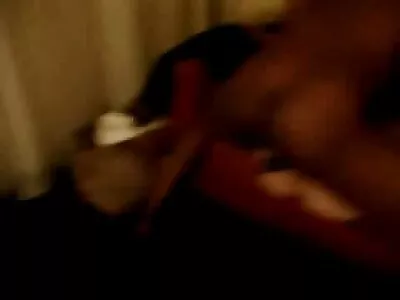 Tegan Yatak Odasında türk yeşilçam sex Pembe Bir Dildo İle Oynarken